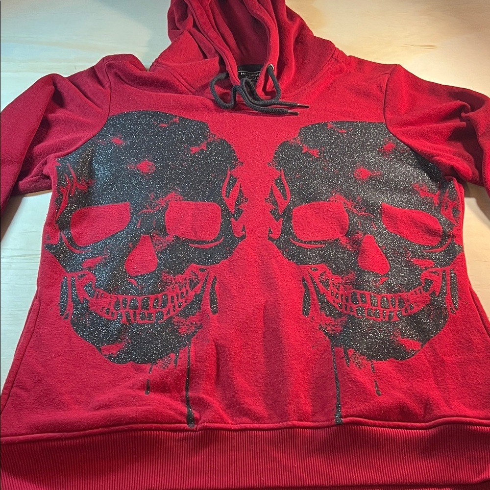 Red Hoodie Black Skull Graphic Sweatshirt. Sz L